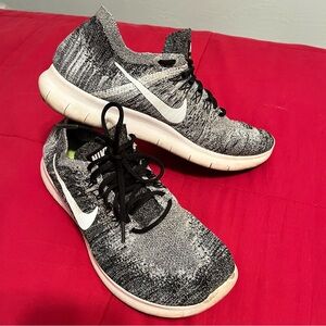 Nike Free RN Flyknit tennis shoes